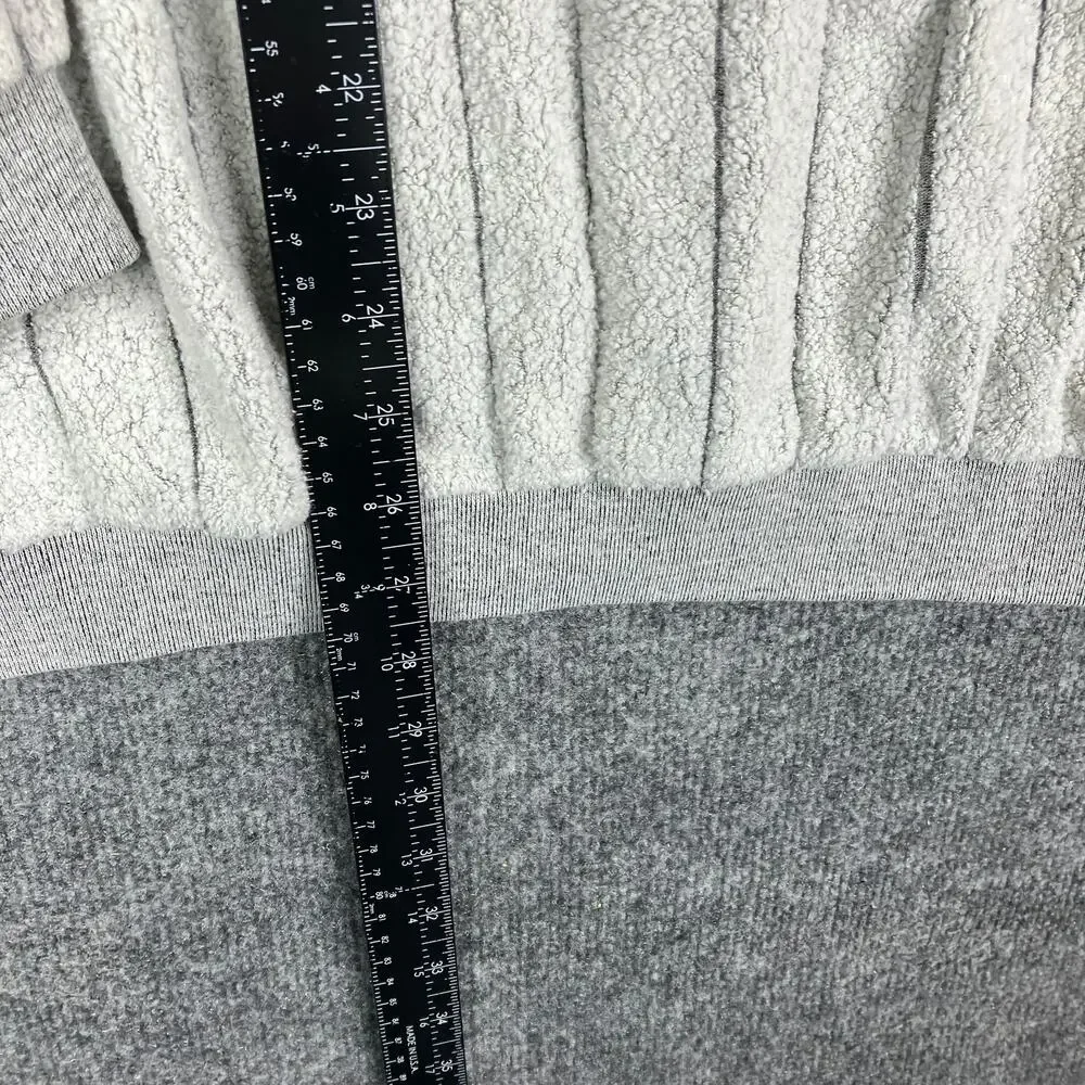 Carolina Smile Sweatshirt Mens Size L Gray‎ Hilton Head USA Striped Vintage Crew